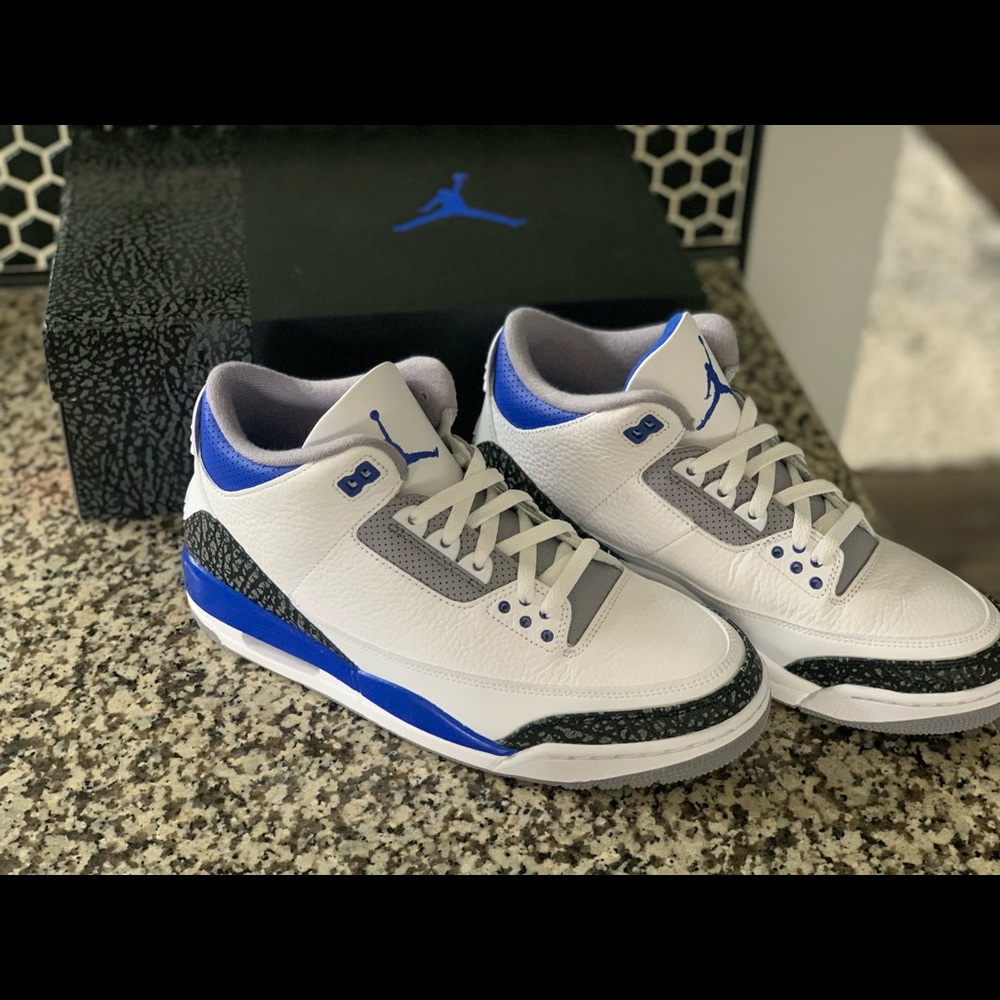 Air Jordan Retro 3’s Racer Blue